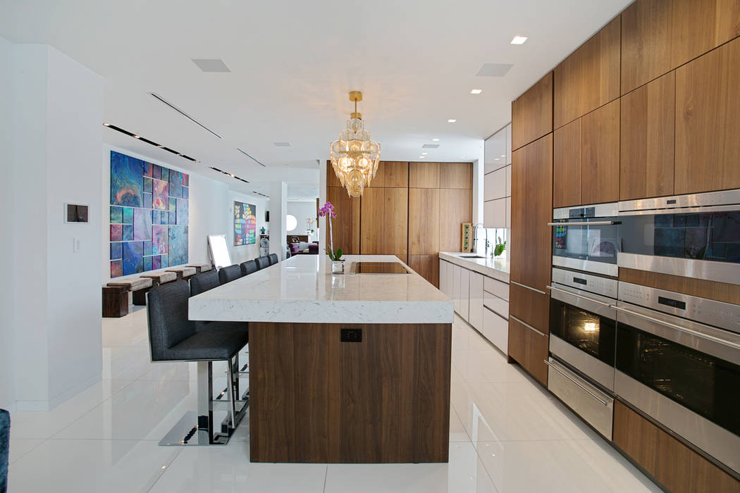 Collins Avenue Project Kitchen and Bathrooms, ALNO North America ALNO North America Modern Mutfak