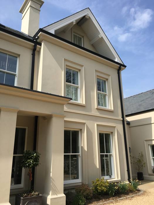 A Simple Yet Classic Facade Towards the Sea, Des Ewing Residential Architects Des Ewing Residential Architects Classic style houses