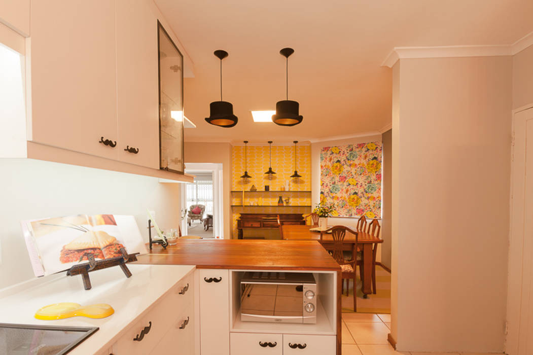 House B - House Design , Redesign Interiors Redesign Interiors Ausgefallene Küchen