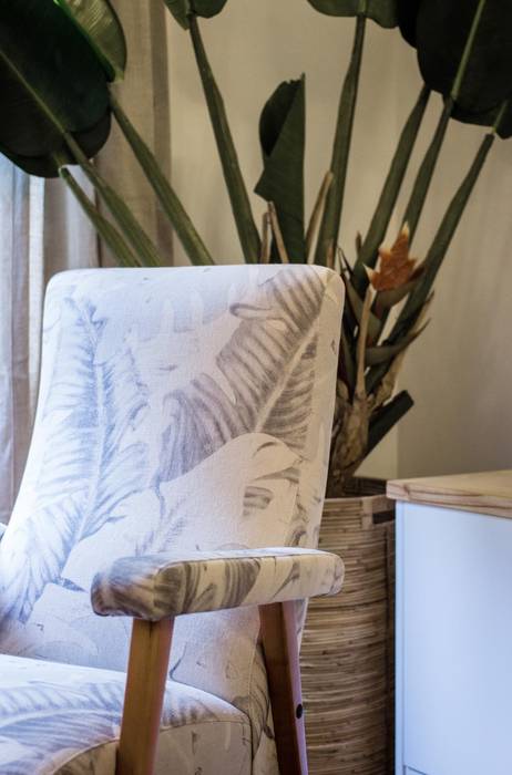 Napoles Bloomint design Salas de estilo mediterraneo Textil Ámbar/Dorado Sofás y sillones