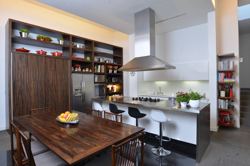 Residência Tanguá, Studio Leonardo Muller Studio Leonardo Muller Minimalist kitchen Wood Wood effect