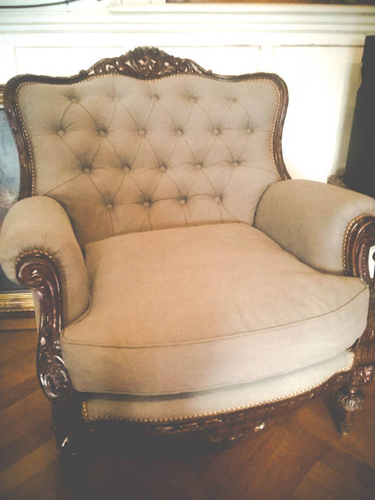 Klasyczny salon od PLATZ Klasyczny