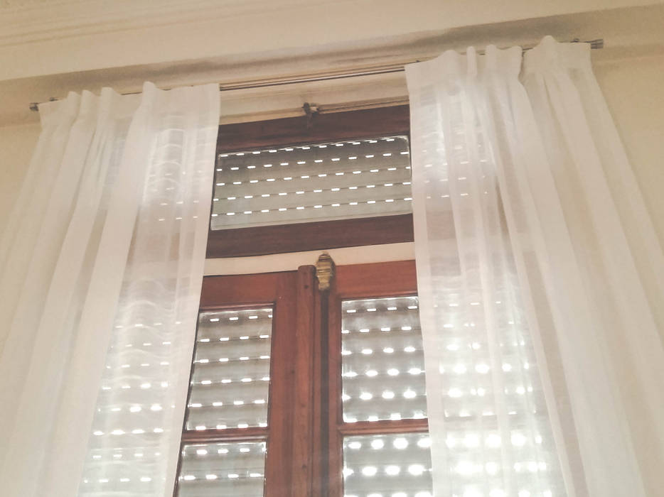 Klasyczny salon od PLATZ Klasyczny