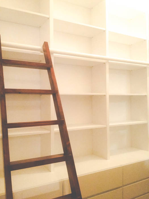 Коридор, прихожая и лестница в классическом стиле от PLATZ Классический