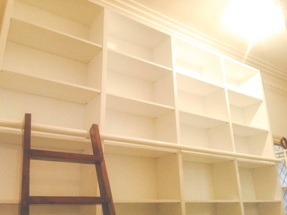 Коридор, прихожая и лестница в классическом стиле от PLATZ Классический