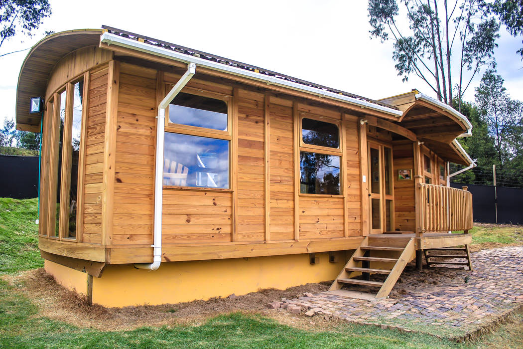 Refugio Tranvia, Taller de Ensamble SAS Taller de Ensamble SAS Moderne Häuser Holz Holznachbildung
