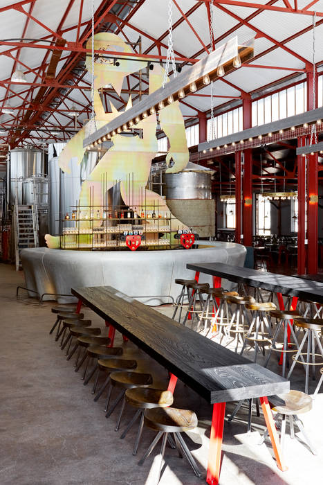 Mad Giant brewery and restaurant, Haldane Martin Iconic Design Haldane Martin Iconic Design Commercial spaces Solid Wood Multicolored Gastronomy