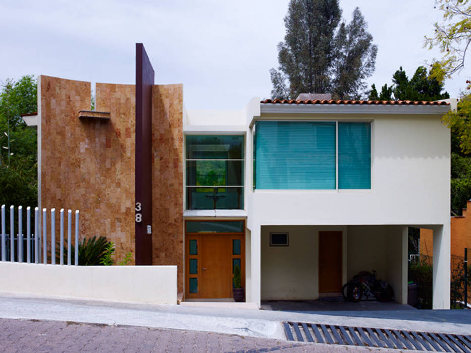 CASA LAGOS, Excelencia en Diseño Excelencia en Diseño Minimalist house Stone