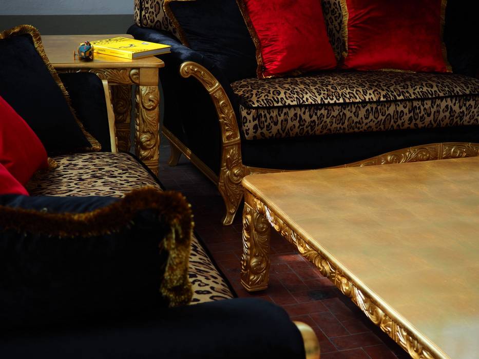 Arredo di Lusso per villa a Marrakech, VICIANI VICIANI Eclectische woonkamers Zilver / Goud Sofa's & fauteuils