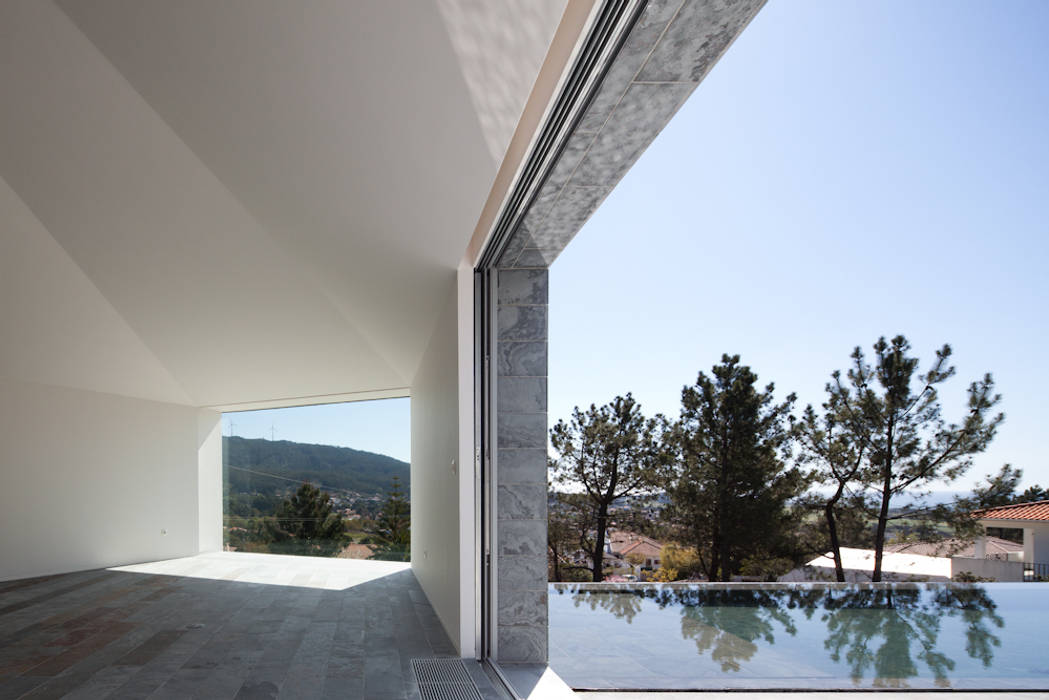 Casa de Afife, Menos é Mais - Arquitectos Associados Menos é Mais - Arquitectos Associados Puertas y ventanas de estilo moderno