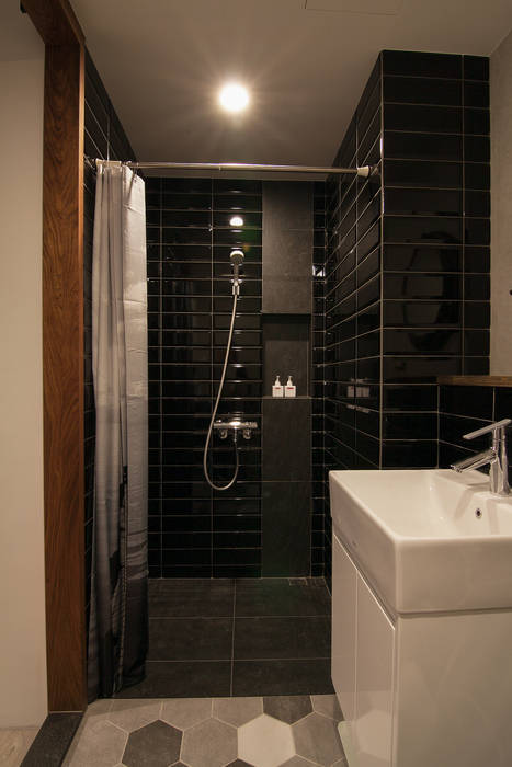 WLL house 珞石設計 LoqStudio Industrial style bathroom