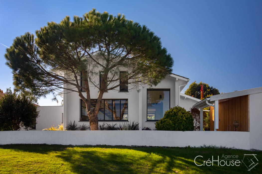 Rénovation/extension d'une villa à Anglet, Agence CréHouse Agence CréHouse 모던스타일 주택