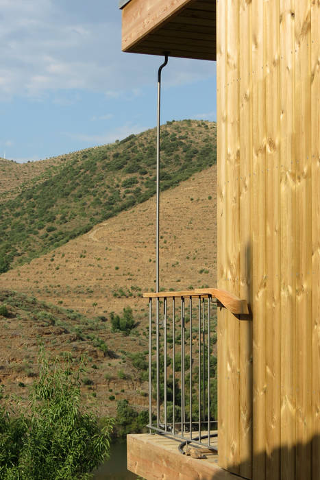 Casa do Rio, Menos é Mais - Arquitectos Associados Menos é Mais - Arquitectos Associados Walls