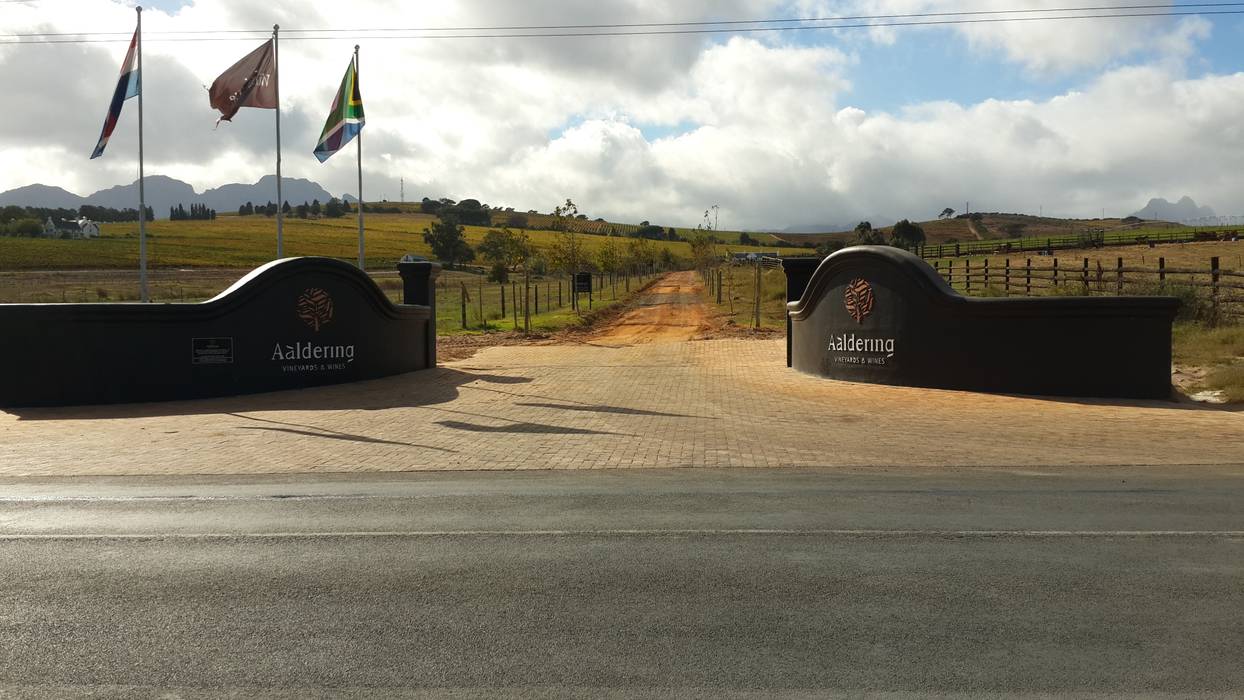 New entrance to Aaldering Vineyard and Wine Estate, Lifestyle Architecture: country by Lifestyle Architecture, Country
