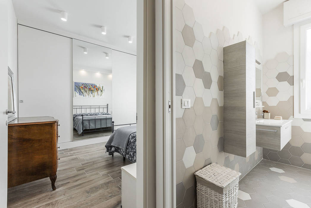 Bagno – camera da letto: cucina in stile in stile moderno di facile ... Cucine da ristrutturare