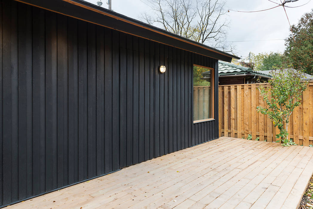 Family garage and sauna scandinavian style garage/shed by studio z