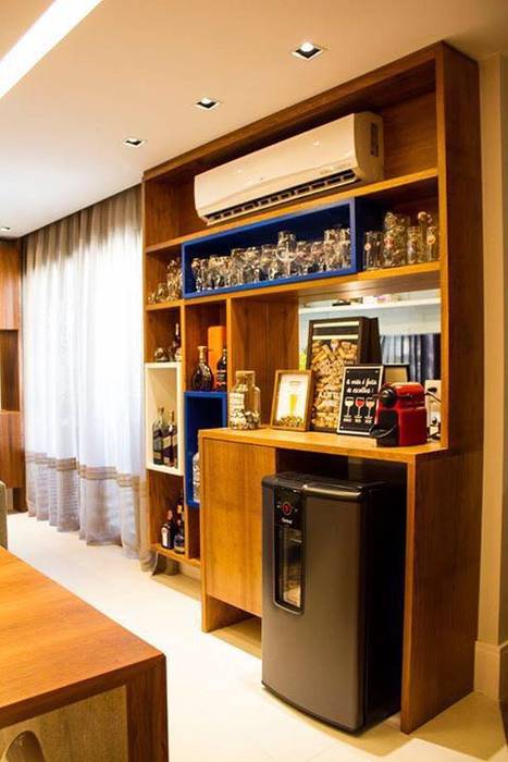 Modern wine cellar by A MARCENARIA Modern