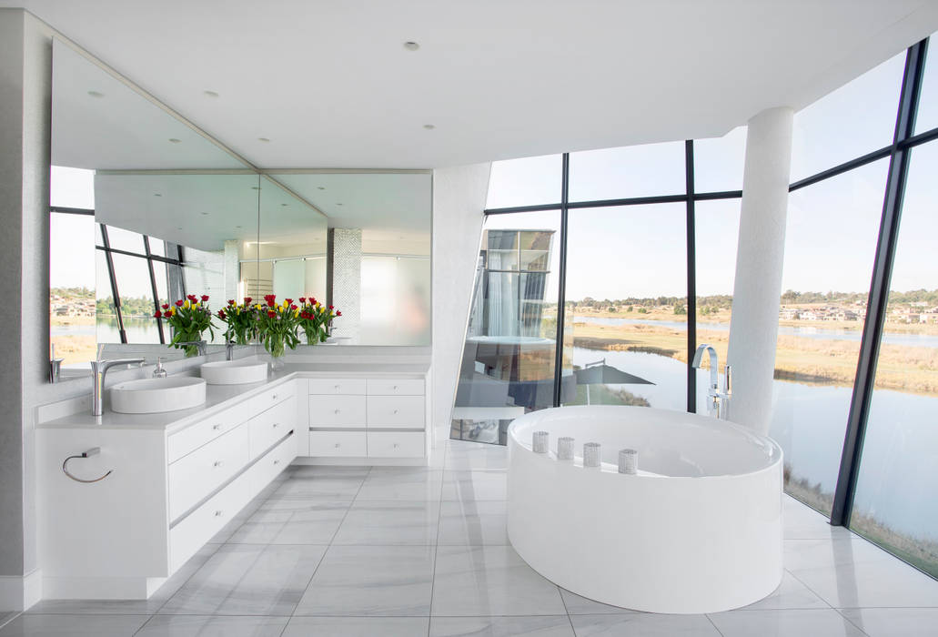 ULTRA MODERN RESIDENCE, FRANCOIS MARAIS ARCHITECTS FRANCOIS MARAIS ARCHITECTS Modern bathroom