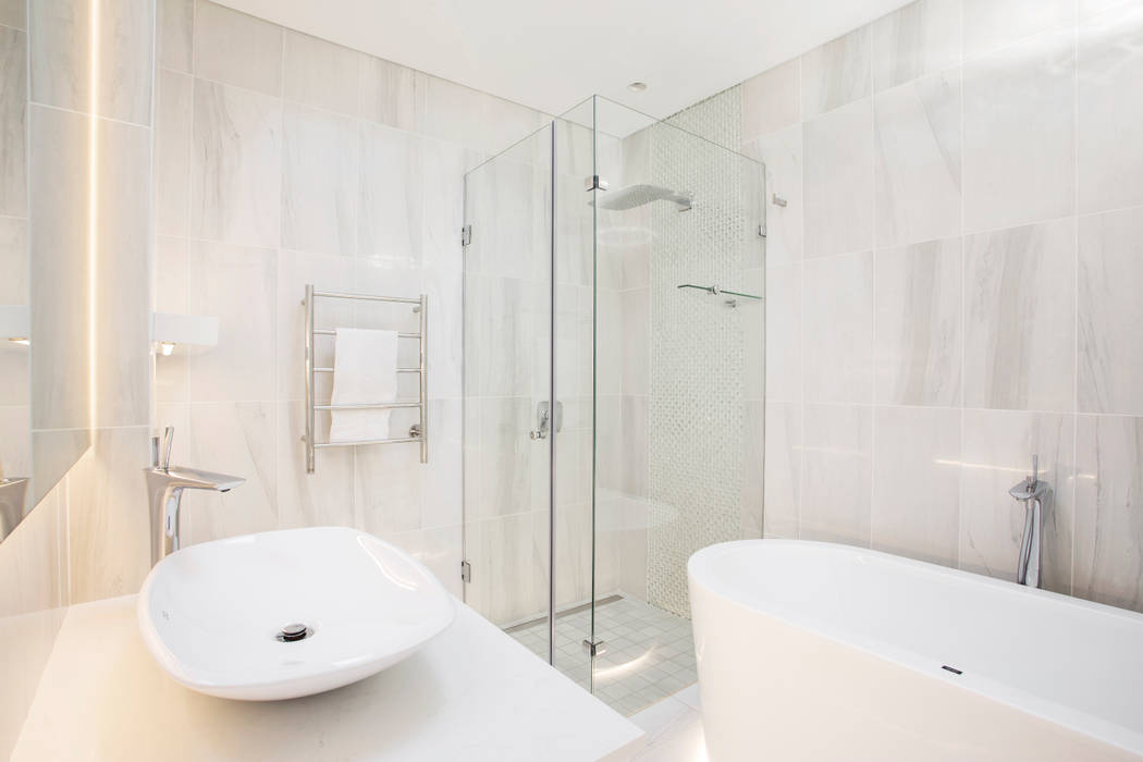 ULTRA MODERN RESIDENCE, FRANCOIS MARAIS ARCHITECTS FRANCOIS MARAIS ARCHITECTS Modern bathroom