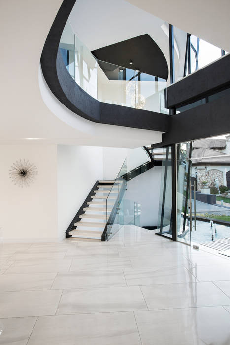 ULTRA MODERN RESIDENCE, FRANCOIS MARAIS ARCHITECTS FRANCOIS MARAIS ARCHITECTS Modern Corridor, Hallway and Staircase