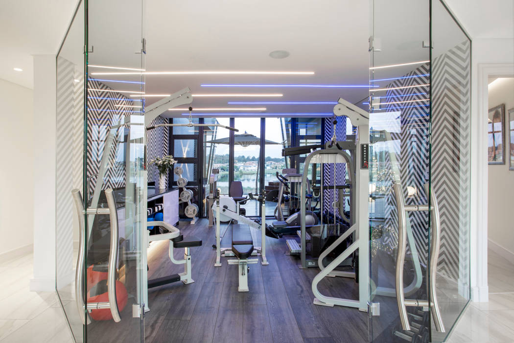 ULTRA MODERN RESIDENCE, FRANCOIS MARAIS ARCHITECTS FRANCOIS MARAIS ARCHITECTS Modern gym