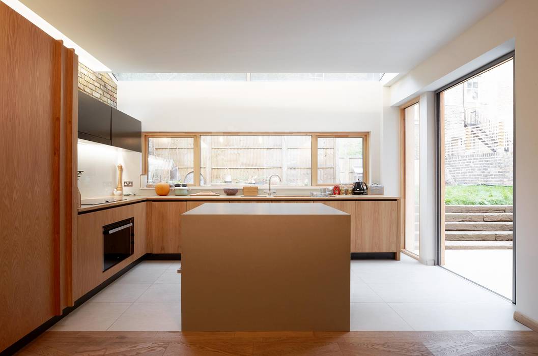 Private Residence - Scoble Place, London Designcubed Кухня в стиле модерн Дерево Эффект древесины modern kitchen