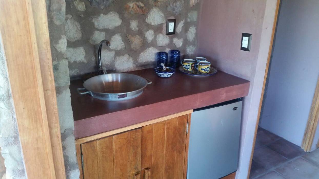 BUNGALOW PAPIRO, Cervantes Bueno arquitectura Cervantes Bueno arquitectura Rustic style kitchen Stone