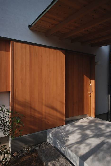 加木屋の家, 神谷建築スタジオ 神谷建築スタジオ Eclectic style corridor, hallway & stairs