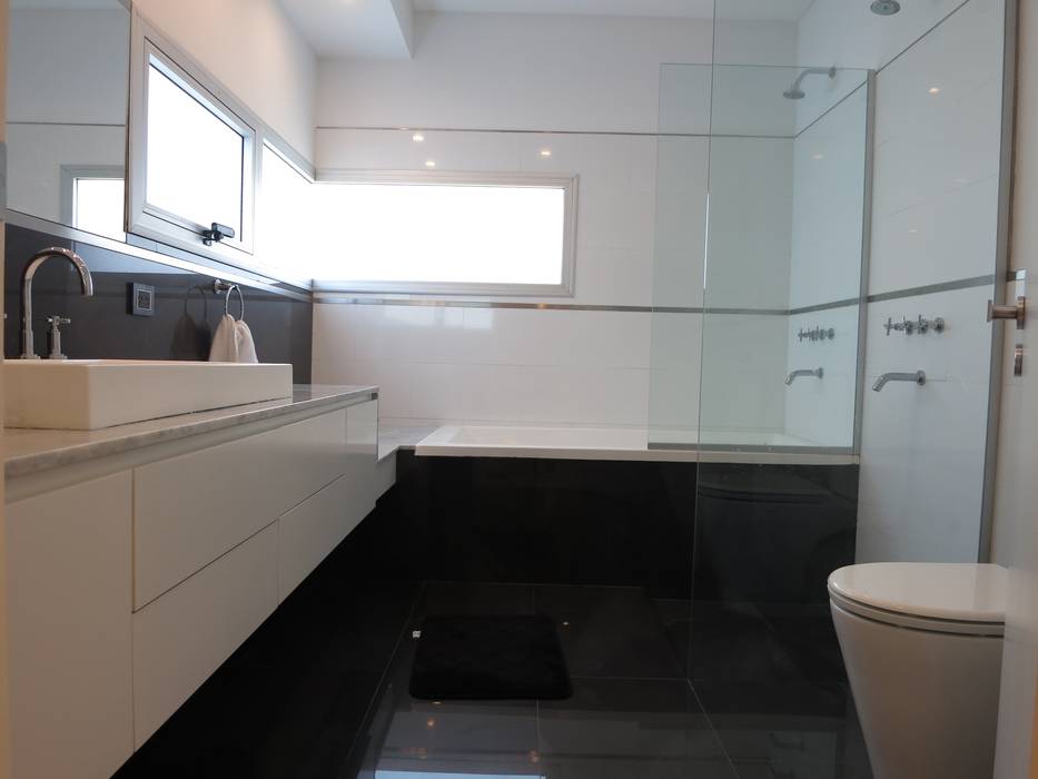 Casa LR4546, MARIA NIGRO ARQUITECTA MARIA NIGRO ARQUITECTA Minimalist style bathrooms