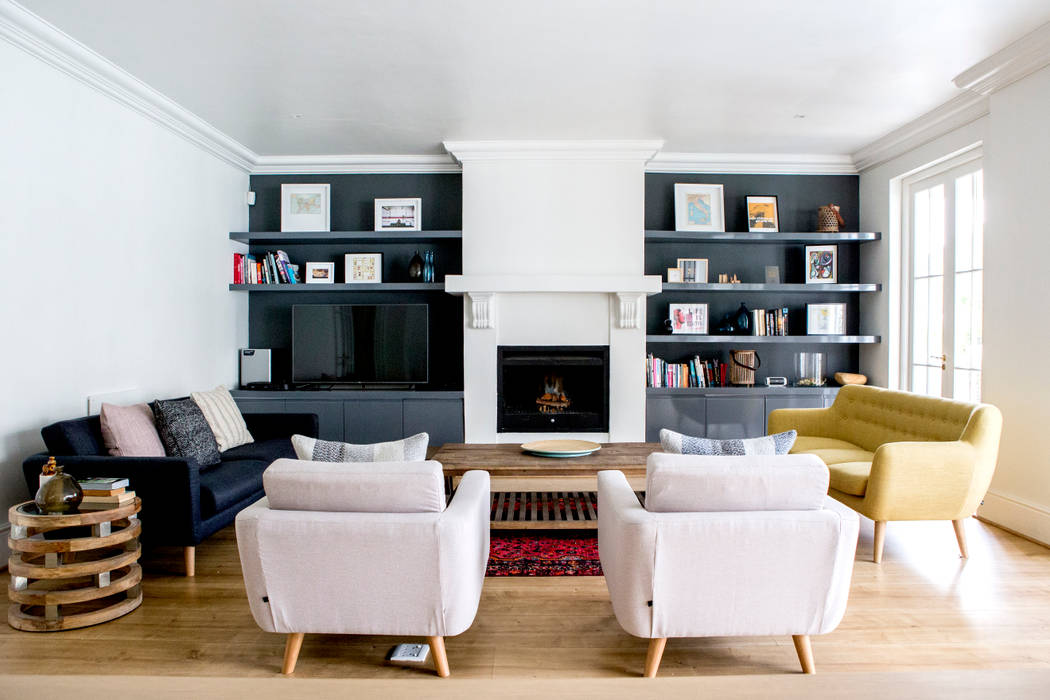 House Oranjezicht, ATTIK Design ATTIK Design Living room Fireplace,Lounge,shelves,timber floor
