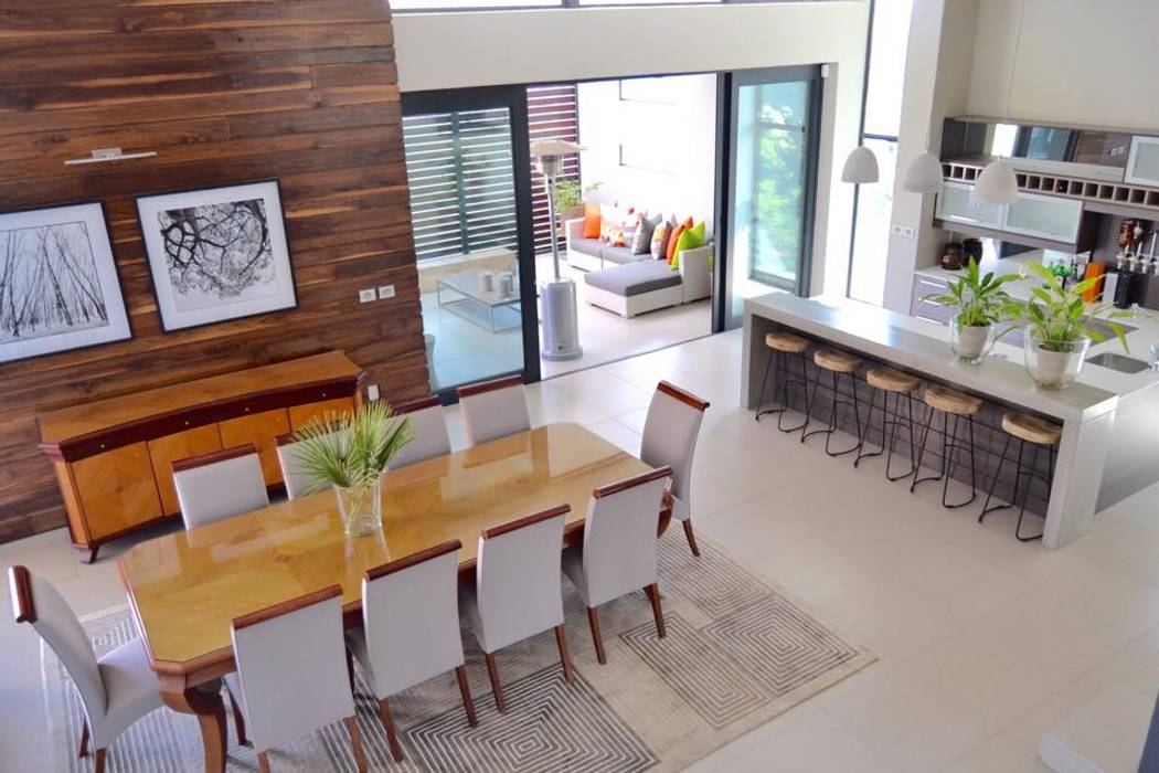 Residential - Steyn City , Nowadays Interiors Nowadays Interiors Modern dining room Wood Wood effect