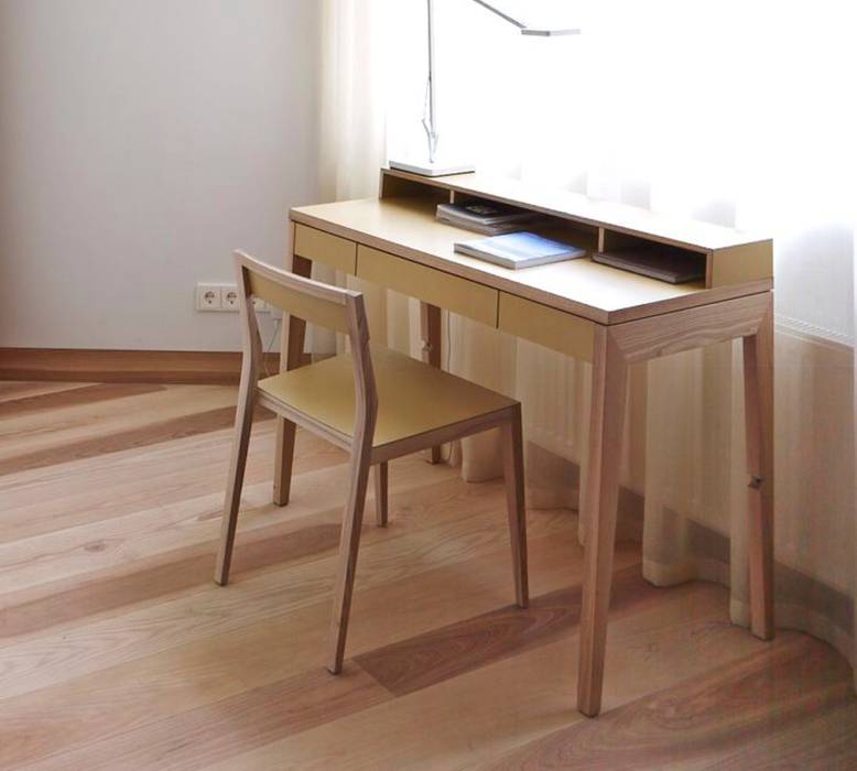 Kompakter Arbeitsplatz mit Möbeln von Mint Design Gabler24.com Minimalistische Arbeitszimmer Arbeitsplatz,Massivholz,minimalistisch,kompakt