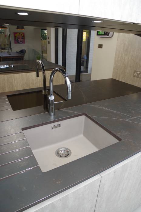 An effortlessly, stylish design , PTC Kitchens PTC Kitchens Modern Kitchen Sinks & taps