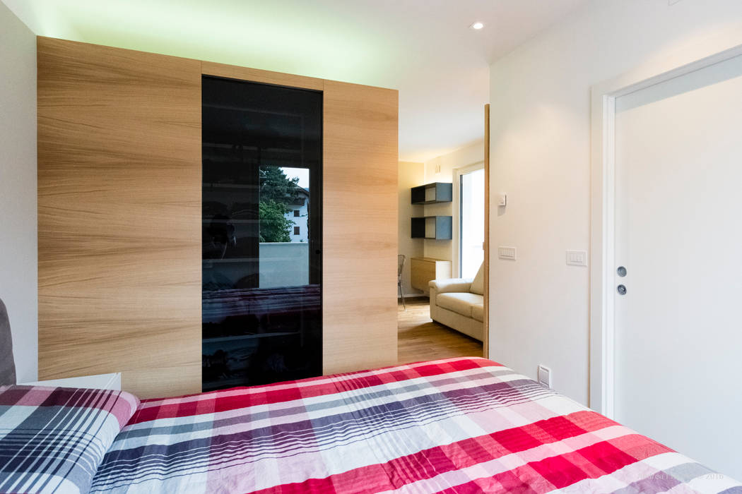 Piccolo appartamento open-space in edificio casa clima "A": Bello , Lemayr Thomas Lemayr Thomas Quartos minimalistas