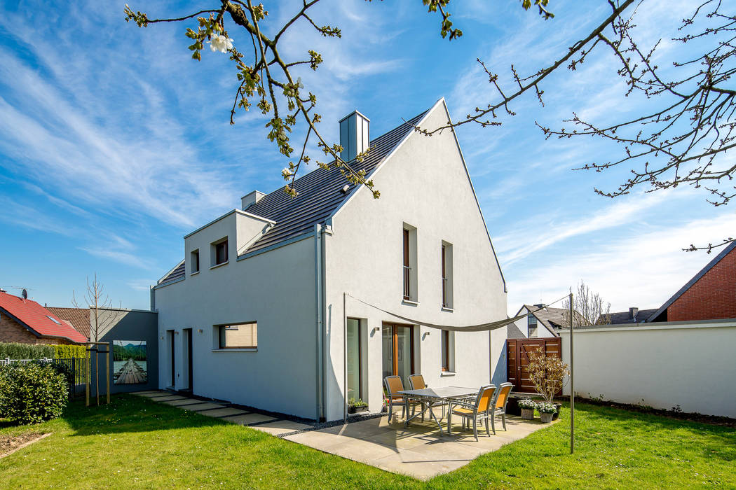 Haus A - Umbau und Anbau in Holzständerbau, Architektur Jansen Architektur Jansen Minimalistyczne domy