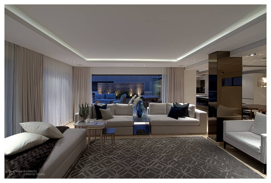 The Combination of Luxury and Modern: Costa Brava, Make Architects + Interior Studio Make Architects + Interior Studio 모던스타일 거실