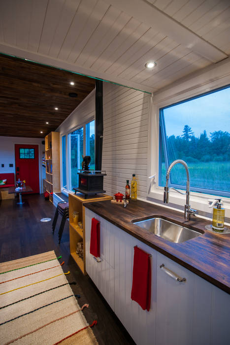 Greenmoxie Tiny House, Greenmoxie Magazine Greenmoxie Magazine مطبخ