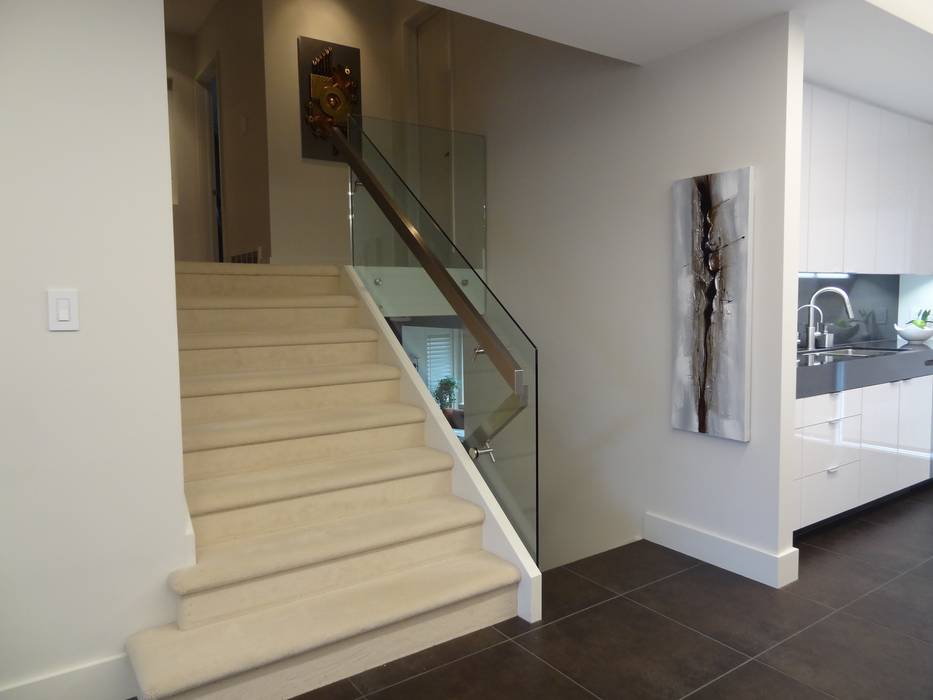 Burlington Residence Lex Parker Design Consultants Ltd. Modern Corridor, Hallway and Staircase