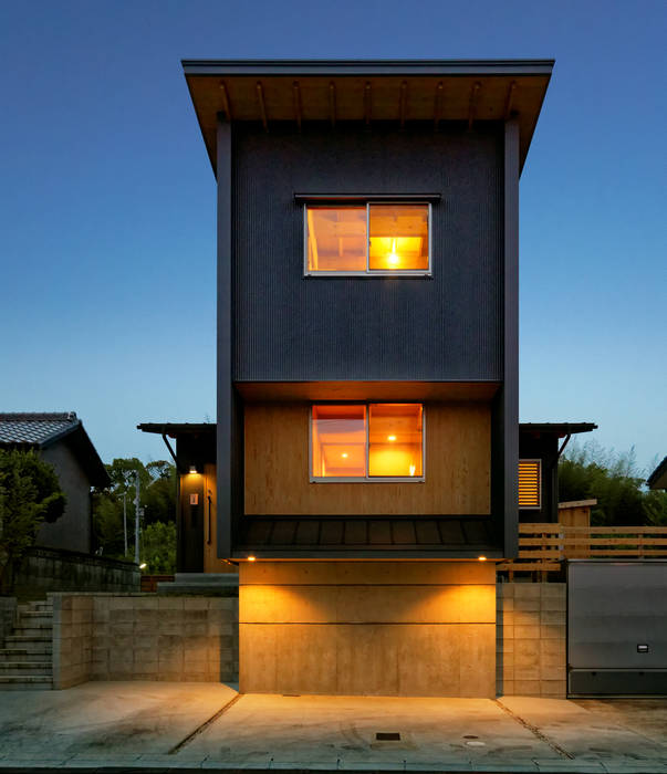 A HOUSE （ローコスト・外張断熱） , 磯村建築設計事務所 磯村建築設計事務所 Casas de estilo moderno Hierro/Acero