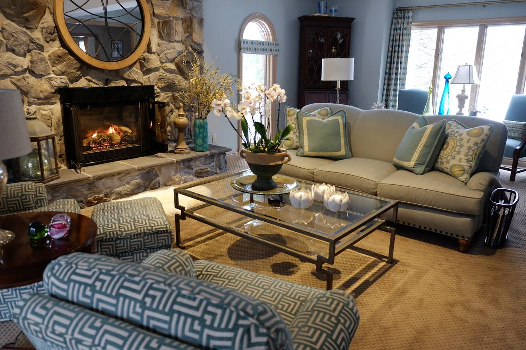 Brecksville Family Room, Kay rasoletti Interior Design Kay rasoletti Interior Design Classic style living room Glass