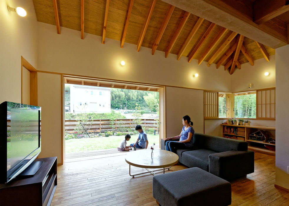 YK House 方形屋根の家, 磯村建築設計事務所 磯村建築設計事務所 Asian style living room