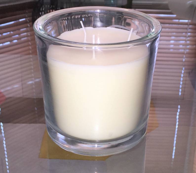 Large Three Wick Vanilla Scented Candle In Glass homify Klassieke huizen Accessories & decoration