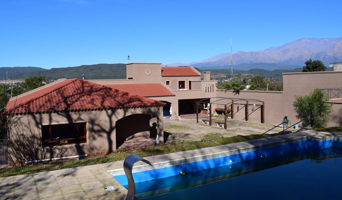 Vivienda en San Salvador de Jujuy, Carlos Iriarte arquitectura Carlos Iriarte arquitectura Casas clásicas