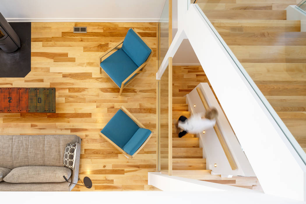 Wavell, Linebox Studio Linebox Studio Modern Corridor, Hallway and Staircase Furniture,Rectangle,Wood,Architecture,Interior design,Flooring,Wood stain,Floor,Wall,Hardwood