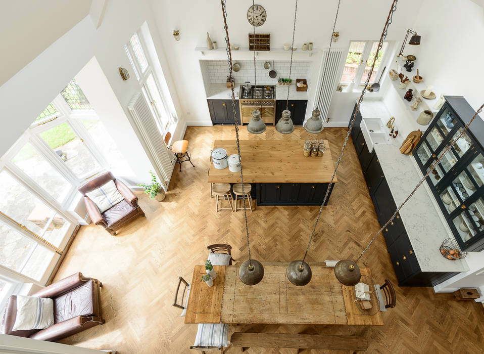 The Arts and Crafts Kent Kitchen by deVOL deVOL Kitchens Industriële keukens