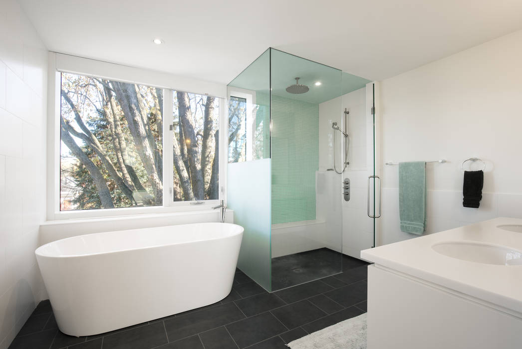 The Hambly House, dpai architecture inc dpai architecture inc Minimalist style bathroom