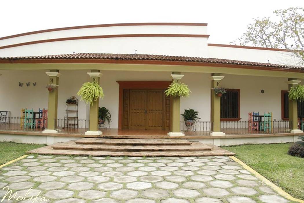 homify Colonial style house