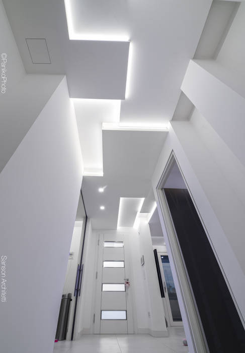 SF HOUSE, SANSON ARCHITETTI SANSON ARCHITETTI Minimalist corridor, hallway & stairs