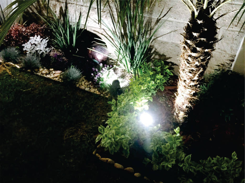 DISEÑO DE TERRAZA Y JARDÍN BÉELEN, Arqca Arqca Jardines modernos