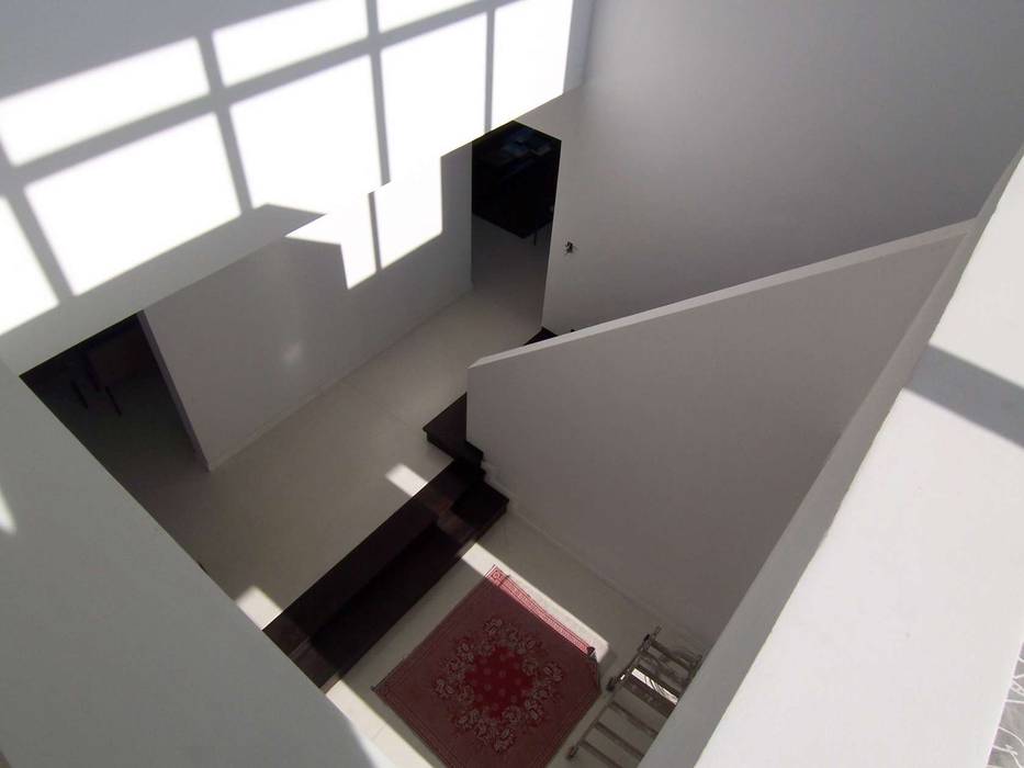 Arquitectura sensible y emocional, CIBA ARQUITECTURA CIBA ARQUITECTURA Couloir, entrée, escaliers modernes